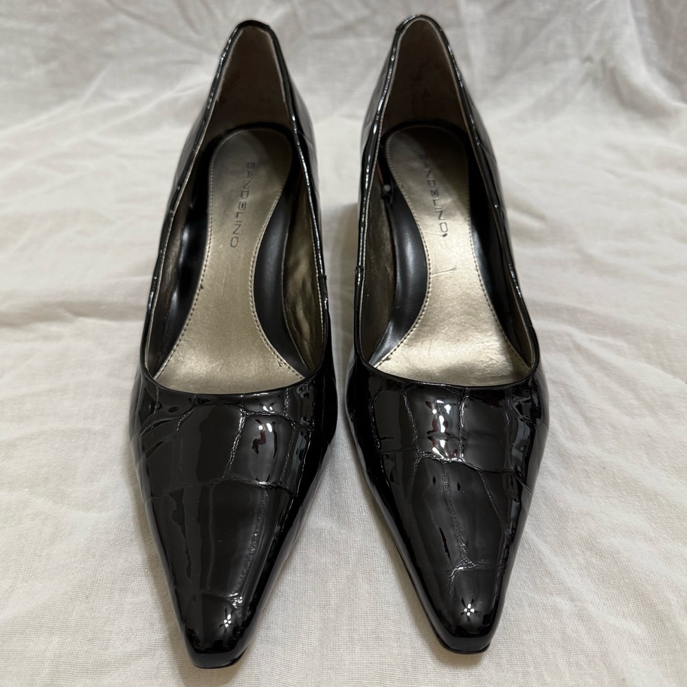 Bandolino Black Faux Crocodile Pump Size 9 - Picture 2 of 4